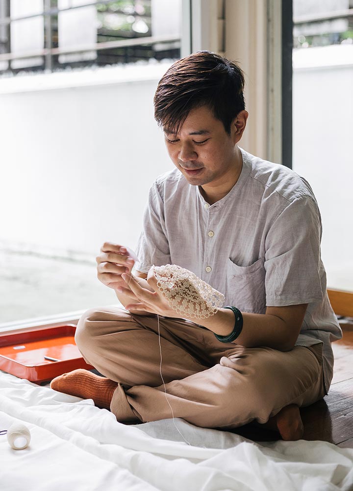 คุยกับชายช่างทำลูกไม้โบราณทำมือ และความหลงใหลในศาสตร์งานฝีมืออายุกว่า 500 ปีจากยุโรป