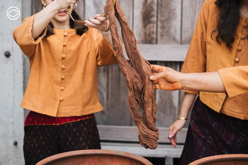 เสื้อคอจีนผ้าภูอัคนีสุดคูล ฝีมือชาวบ้านเจริญสุขแห่งบุรีรัมย์