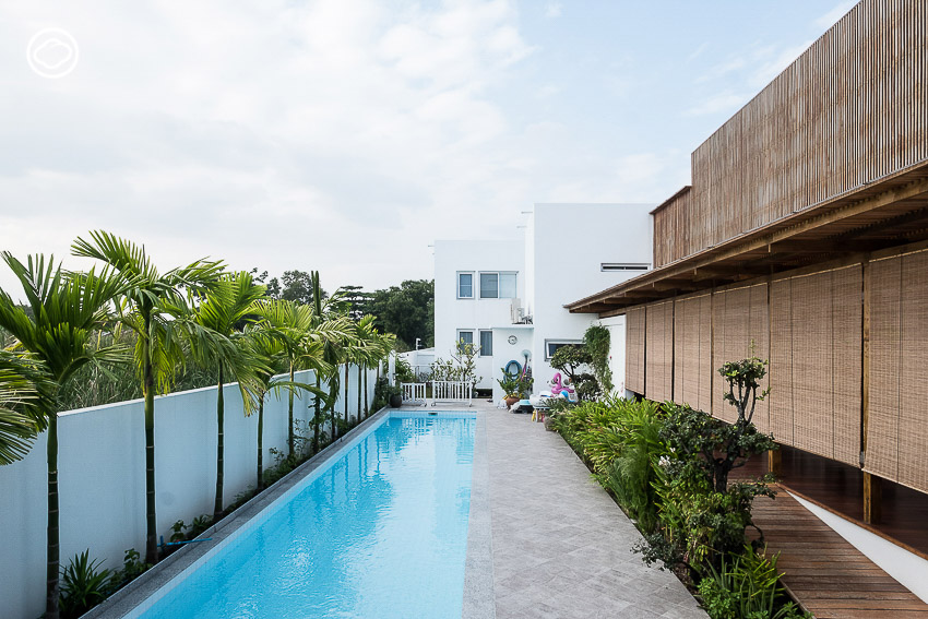 บ้านใหม่ที่ใช้แต่ของเก่าและยกเอาบ้านเรือนไทยของคุณตาอายุกว่า 80 ปีมาไว้บนบ้าน บ้านหรุ่นรักวิทย์, ป่อง ปฐมา หรุ่นรักวิทย์