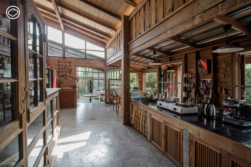 บ้านสวน ในฝัน ที่สร้างจากไม้เก่าทั้งหลังด้วยฝีมือและเทคนิคของสล่าล้านนา