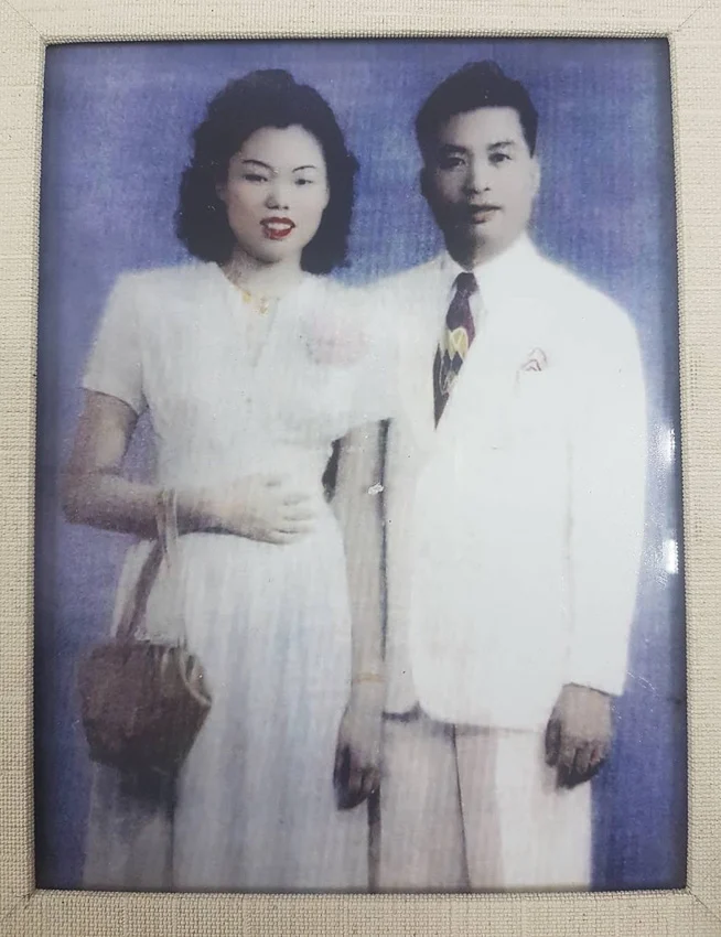 คุณพ่อพิพัฒน์ และคุณแม่ทัศนา กัญจนากรณ์