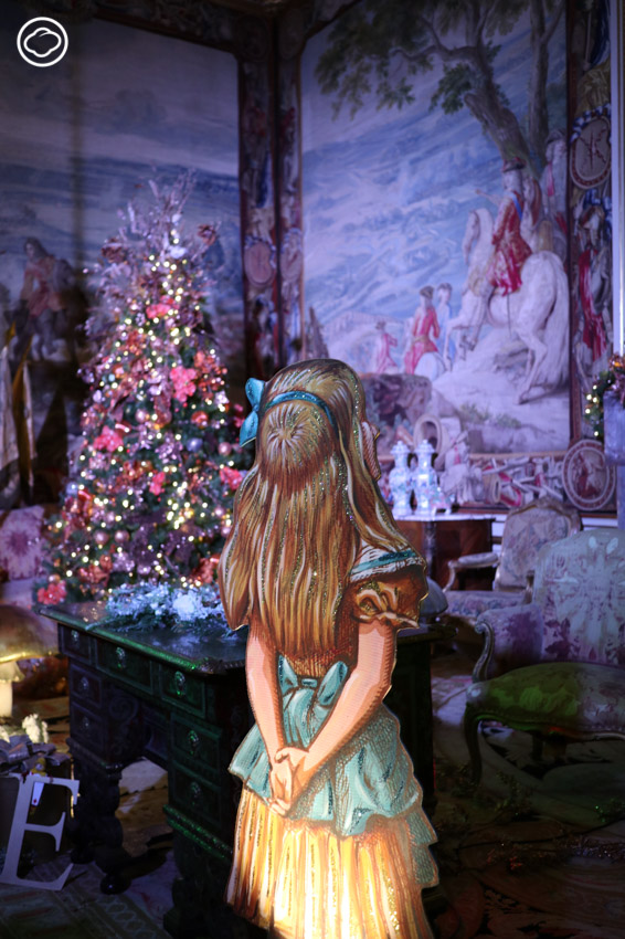 ท่องพระราชวังอังกฤษกับ Alice in the Palace นิทรรศการที่จับคู่ประวัติศาสตร์กับเทคโนโลยี