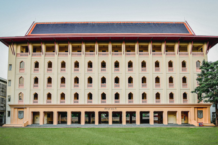 วชิราวุธวิทยาลัย โรงเรียนมหาดเล็กหลวงที่ถอดแบบการศึกษาจากอังกฤษ