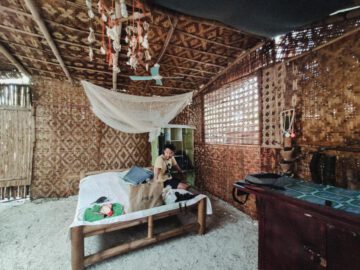 ชีวิตติดเกาะในกระท่อมที่ ฟิลิปปินส์ เมื่อแผนเดินทางทำงานอาสาทั่วเอเชียชะงักเพราะ COVID-19