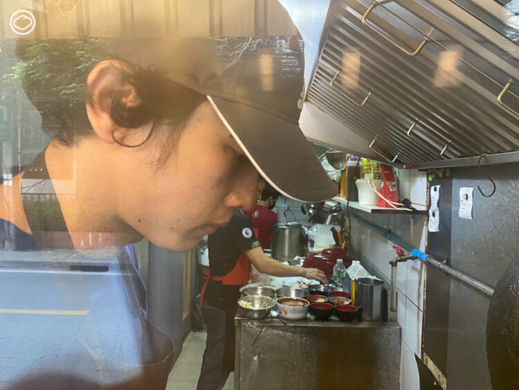 กะเพราตาแป๊ะ กะเพรา Specialty ที่ออกแบบรสมาให้แตกต่างในราคาโอเค, ซอยประสานมิตร, ผัดกระเพราแห้งๆ, สูตรผัดกะเพรา