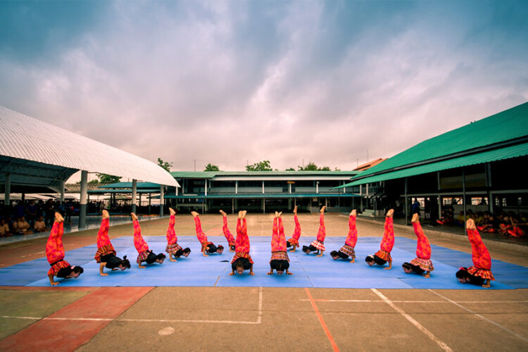 ภารกิจสร้างเรือนจำสุขภาวะ ด้วยการฝึกโยคะให้ผู้ต้องขังและทำสวนเกษตรกรรมหลังกำแพง, นักโทษ, เรือนจำ, ผู้ต้องหา