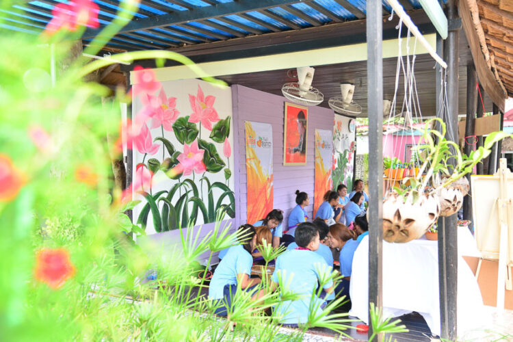 ภารกิจสร้างเรือนจำสุขภาวะ ด้วยการฝึกโยคะให้ผู้ต้องขังและทำสวนเกษตรกรรมหลังกำแพง, นักโทษ, เรือนจำ, ผู้ต้องหา