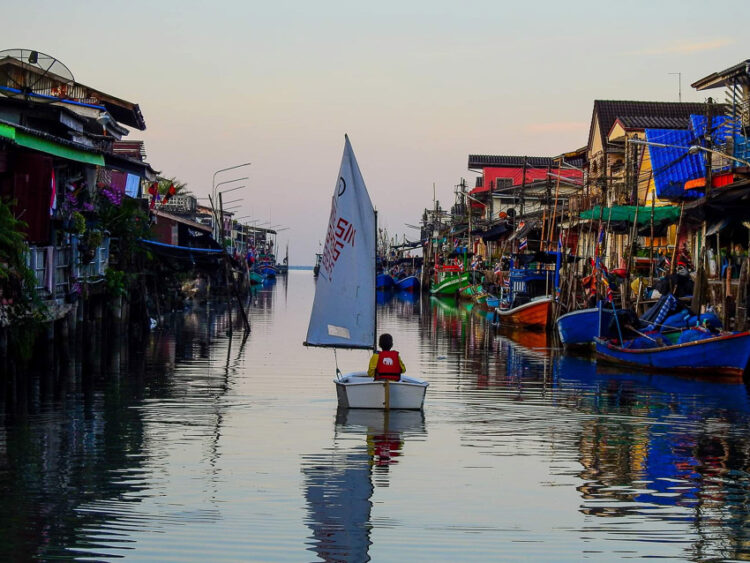 ภารกิจแล่นเรือใบอนุรักษ์ทะเลและหลักสูตรศึกษาธรรมชาติผ่านคลื่นลมของ ชมรมแล่นใบตราด, ภูเขา-บรรพต วิถี