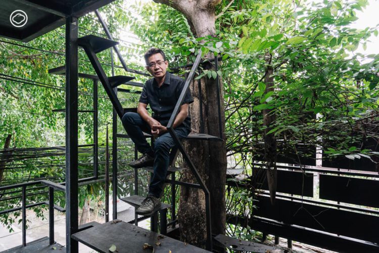 สุริยะ อัมพันศิริรัตน์ สถาปนิก Walllasia
ศิลปิน และนักจัดสวน ผู้พากุฏิไทยไปไกลถึงอังกฤษและฝรั่งเศส