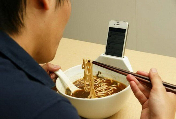 บะหมี่กึ่งสำเร็จรูป สิ่งประดิษฐ์ประจำศตวรรษของญี่ปุ่น ที่ออกแบบเพื่อยุติความหิวของโลก