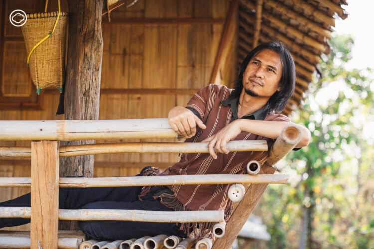 ผศ.ดร.สุวิชาน พัฒนาไพรวัลย์ อ.ปกาเกอะญอ ศิลปินเตหน่ากูที่พาดนตรีท้องถิ่นไปทั่วโลก