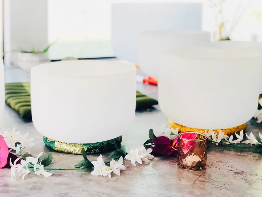 Sound Bath ศาสตร์บำบัดอาการซึมเศร้า ด้วยการนอนอาบเสียงเครื่องดนตรี