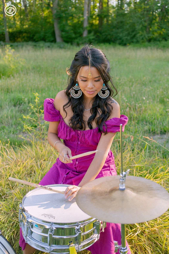 สลิล ชีวพันธ์ศรี มือกลองหญิงไทยในแคนาดา กับ ‘Cosmic Island’ อัลบั้มชุดแรกในชีวิต ที่ทำเองทุกขั้นตอนและหยิบปัญหาสิ่งแวดล้อมของกรุงเทพฯ มาตีความเป็นเพลงทั้ง 8