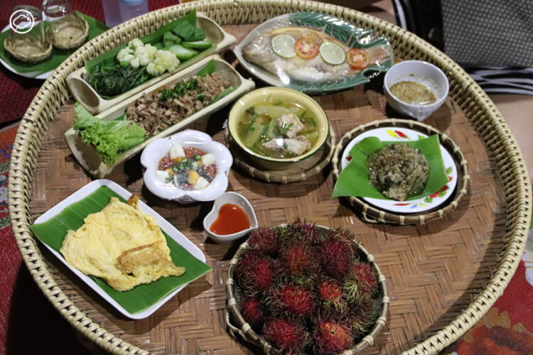 นอนบ้านทุ่ง กินอาหารบ้านๆ และสูดอากาศบริสุทธิ์ที่โฮมสเตย์บ้านนาต้นจั่น จ.สุโขทัย