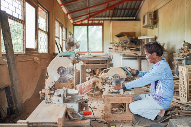 9 สถานที่ดีศรีอ่างทอง ตั้งแต่บ้านช่างกลองจนถึงคาเฟ่ผลไม้ ที่ย้ำว่าเมืองเล็กๆ นี้น่ารัก