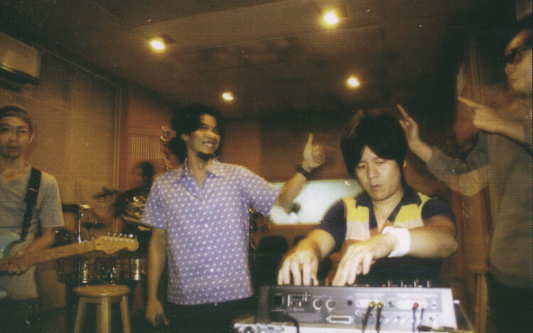 25 ปีบนถนนเสียงเพลงของ โป้-ปิยะ ศาสตรวาหา กับก้าวต่อไปของวงดนตรีรุ่นลุง Yokee Playboy
