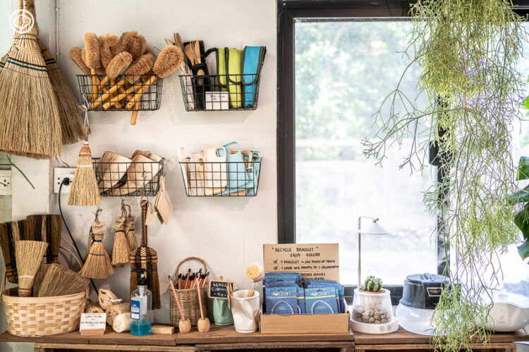LESS:PLASTIC:UNCLE ร้านชำและคอมมูนิตี้ย่านธนบุรีที่อยากให้คนเมืองกิน-ใช้อย่างพอดีและยั่งยืน