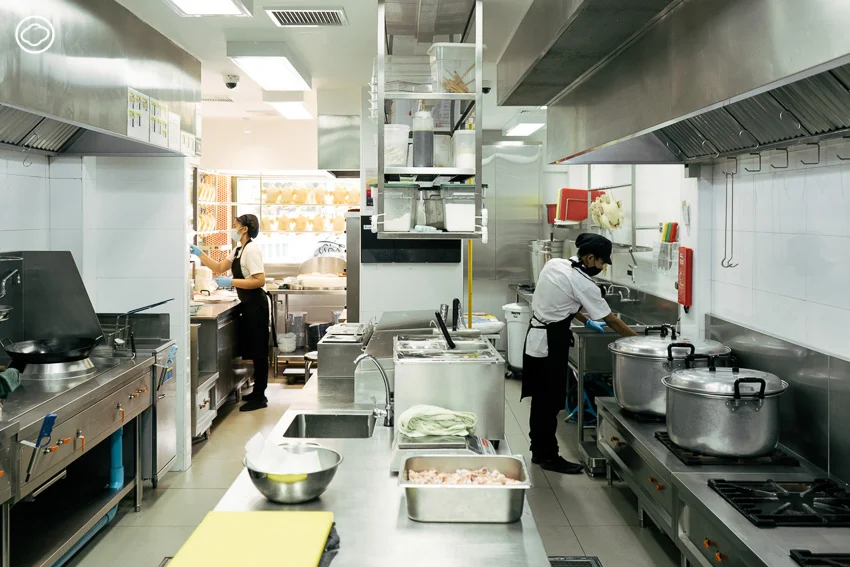 ทายาทรุ่น 3 โกอ่างข้าวมันไก่ประตูน้ำ สถาปนิกผู้ขยายสาขา สร้างระบบ และวัฒนธรรมในร้าน