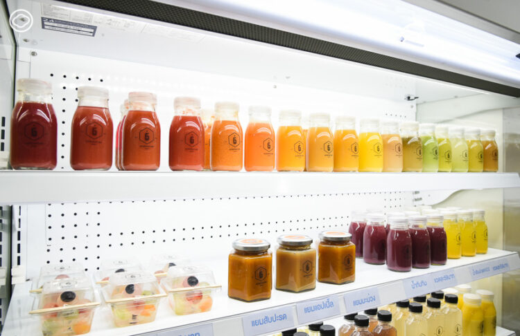 คาเฟ่ที่รวมผลไม้สดและผลไม้แปรรูปมาอยู่ในห้องทดลองวิทยาศาสตร์ ที่อยากให้คนกินสุขภาพดี และคนสวนมีคุณภาพชีวิตที่ดี