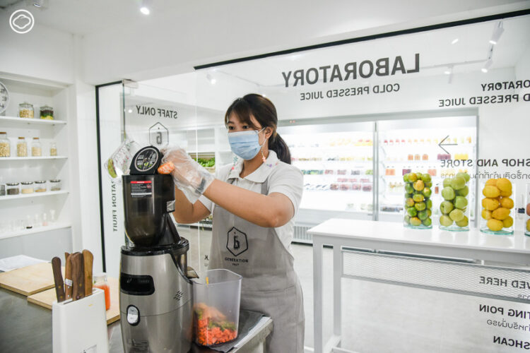 คาเฟ่ที่รวมผลไม้สดและผลไม้แปรรูปมาอยู่ในห้องทดลองวิทยาศาสตร์ ที่อยากให้คนกินสุขภาพดี และคนสวนมีคุณภาพชีวิตที่ดี