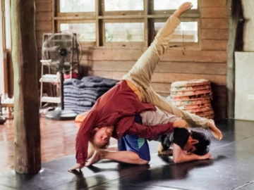 Contact Dance การเต้นคนเดียวตามใจไร้แบบแผน เพื่อผ่อนคลายจิตใจและเพิ่มสมาธิ