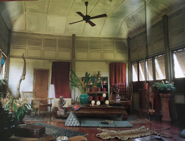 สวมบทนักสืบสถาปัตยกรรมผสมผสานสมัยรัชกาลที่ 5 - 6 ที่บ้าน ณ นาวี หรือ Château William บ้านโบราณทรงคุณค่าในกรุงเทพฯ