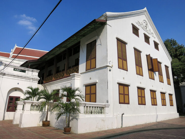 พระที่นั่งอิศเรศราชานุสรณ์ที่วังหน้า
