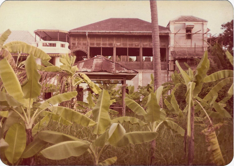 รูปบ้านในอดีตก่อนการซ่อมบำรุง ไม่ทราบปี พ.ศ.
