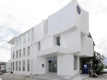 Dental Sense Clinic เปลี่ยนตึกแถวเชียงใหม่เป็นคลินิกทำฟัน Façade เก๋ เพื่อรอยยิ้มคนไข้