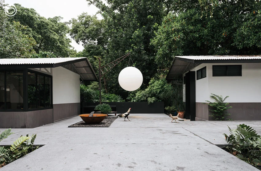 เปลี่ยนบ้านคนงาน-โรงจอดรถร้าง ที่เป็นฉากถ่ายหนังผี เป็นแกลเลอรี่-ออฟฟิศให้เช่า อบอุ่นเหมือนอยู่ในหมู่บ้านกลางป่า