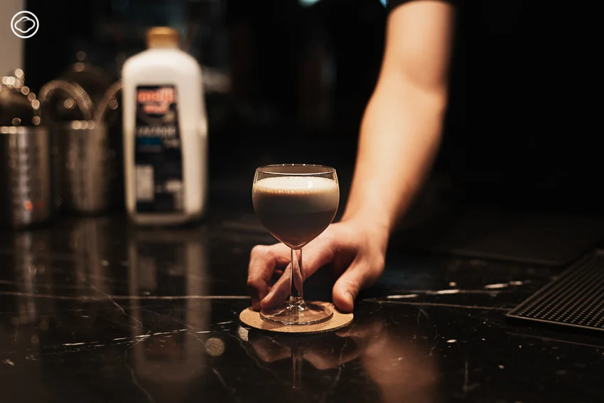 คุยกับ ‘หมู Bottomless’ เทพแห่งกาแฟนมกับโปรเจกต์โอมากาเสะพิเศษจับคู่นมกับกาแฟในแบบที่ดีที่สุด