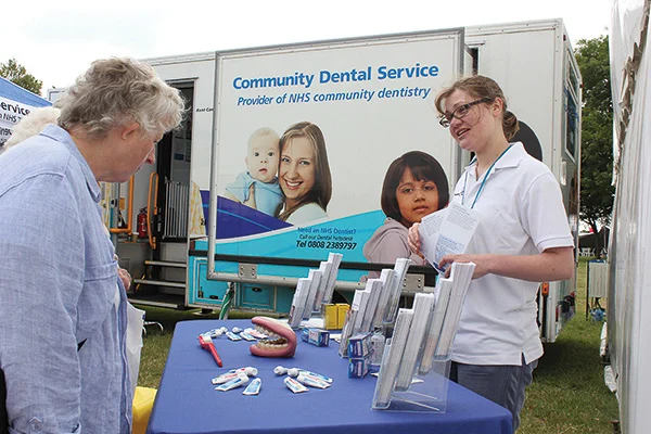 CDS คลินิกทำฟันที่ช่วยให้การหาหมอฟันไม่ใช่เรื่องaแนวคิด Community Dental Services คลินิกทำฟันของอังกฤษที่ออกแบบมาสำหรับคนกลัวหมอฟันและคนไปหาหมอฟันลำบากสยองขวัญและทุกคนเข้าถึงได้