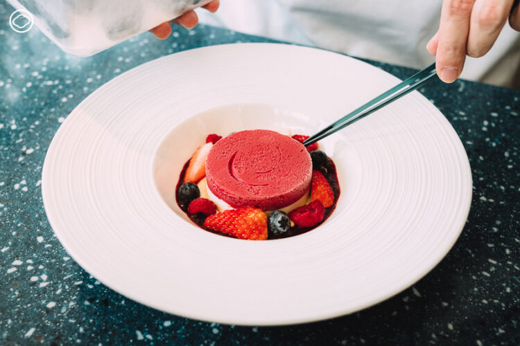 Montagne, l'art de la glace : จากร้านเค้กออนไลน์ยอดนิยม สู่ร้านไอศกรีมรสเข้มข้น และขนมจากฝีมือแชมป์เชฟขนมหวาน