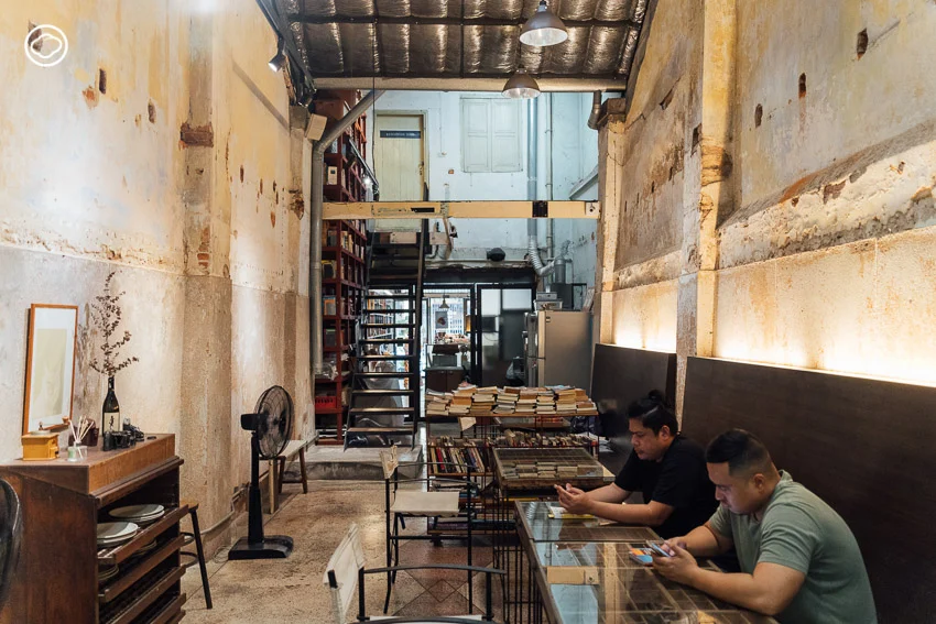 19 ปี ร้านหนัง(สือ) ตำนานร้านหนังสือ(และหนัง)ทางเลือก กลางเมืองภูเก็ตของหมอนักเขียน