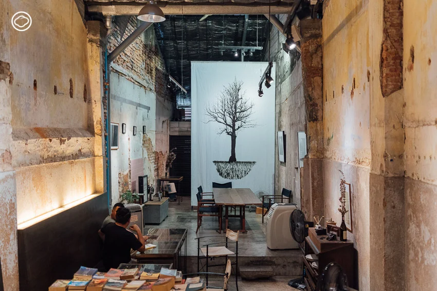 19 ปี ร้านหนัง(สือ) ตำนานร้านหนังสือ(และหนัง)ทางเลือก กลางเมืองภูเก็ตของหมอนักเขียน