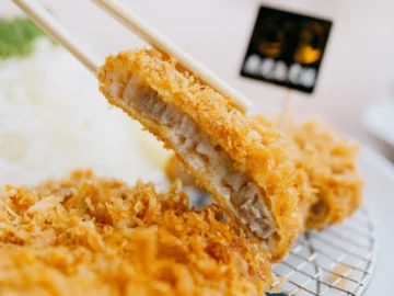 คะโกะชิมะเลี้ยงคุโระบุตะยังไง ให้กลายเป็นหมูทอดทงคัตสึที่อร่อย