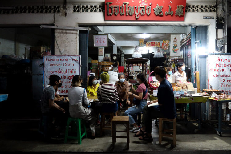 เมื่อร้านอร่อยเจ้าเก่าและนักสร้างสรรค์ใน จ.แพร่ มารวมตัว ชวนกลับบ้านมาเยือนถนนเจริญเมืองให้คึกคักอีกครั้ง