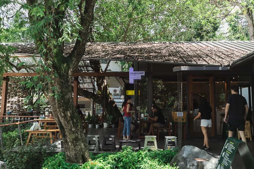 Basecamp Trail Provision คาเฟ่สีเขียวและเทรลฮับเชียงใหม่ของสองคู่รักนักวิ่งเทรล