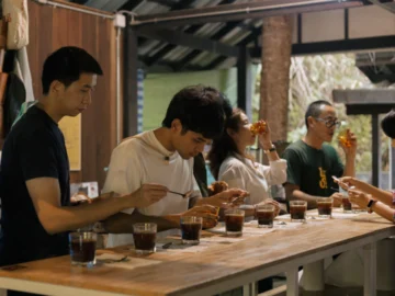 เข้าป่าหาอนาคตกาแฟไทยที่ไร่กาแฟแห่งความหวัง ผ่านการเรียนรู้ 5 วิชาจากต้นน้ำถึงปากแก้ว
