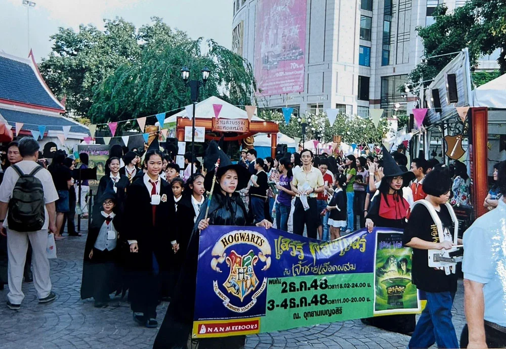 ปฏิบัติการพาพ่อมดน้อย ‘แฮร์รี่ พอตเตอร์’ หนังสือจากเกาะอังกฤษถึงเมืองไทยของนานมีบุ๊คส์ ที่ปลุกกระแสการอ่านไปทั่วประเทศ