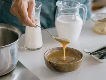 สอนทำนมข้นหวานกลิ่นวานิลาเอง ปรับความหวาน ปรุงความหอมได้ตามใจชอบ
