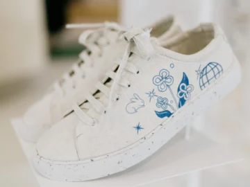 15 สินค้า Upcycling จาก UPTOYOU ที่ Greyhound และ Pomme Chan ร่วมดีไซน์คอลเลกชันพิเศษ