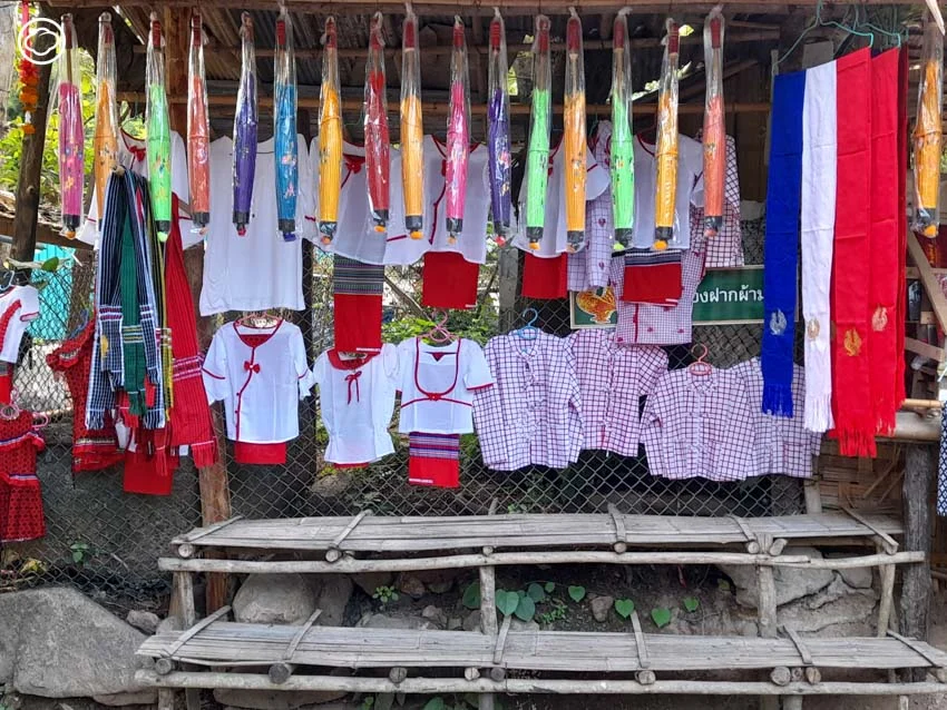 สัมผัสบรรยากาสเนิบช้า วิถีชีวิตไทย-มอญและชุมชนท่องเที่ยวที่ บ้านมอญห้วยน้ำใส ราชบุรี