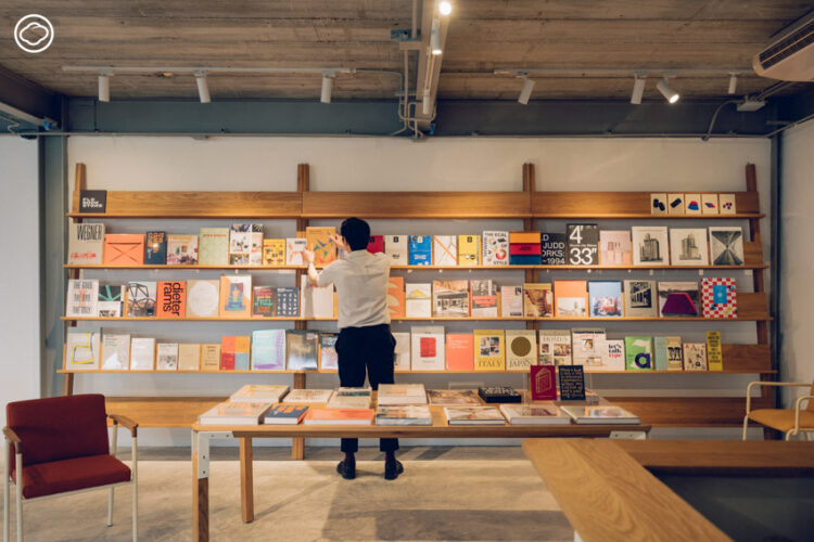 หลบร้อนเข้าร้านหนังสือที่มีทั้ง เฟอร์นิเจอร์ กาแฟ และหนังสือดี ๆ ที่ FLOHouse สุขุมวิท 36
