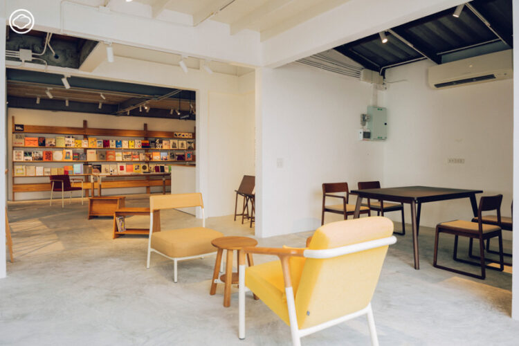 FLOBOOKSTORE ร้านหนังสืออิสระย่านสุขุมวิท พื้นที่ใหม่ของคนรักหนังสือและเฟอร์นิเจอร์