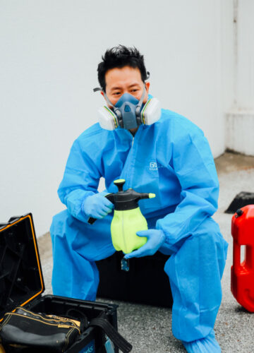 Kim Wan นักเขียนชื่อดังและเจ้าของบริษัทรับทำความสะอาดบ้านที่มีผู้ตายโดยลำพังในเกาหลี