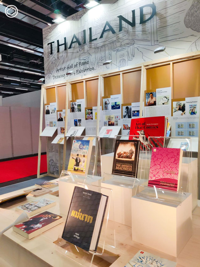 เฝ้าบูทหนังสือไทยใน Frankfurt Book Fair เมื่อไทยได้จัดบูทโซนเดียวกับ HarperCollins
