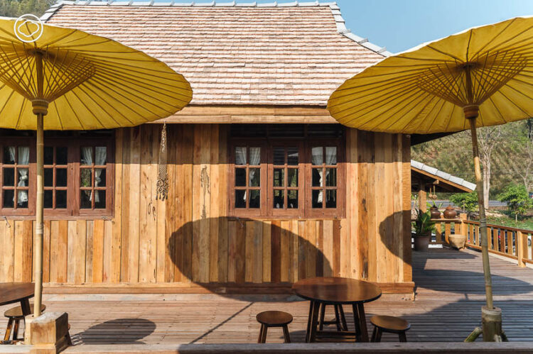 Sangkaew ร้านอาหารเชียงตุงรสมือแม่ มีบาร์เสิร์ฟชาจากต้นชา 500 ปี ในเรือนไม้กลางนา จ.เชียงราย