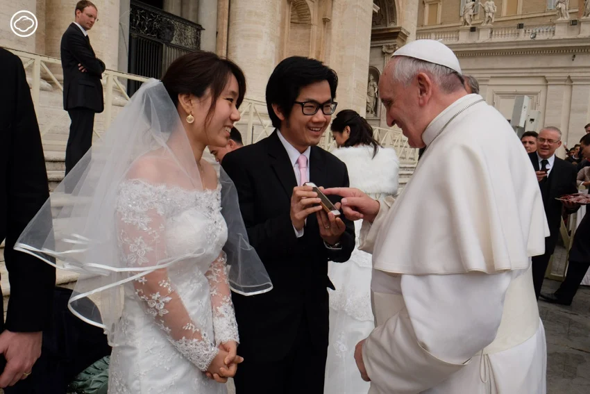Pope Report ผู้นำเสนอข่าววงในของประมุขคาทอลิกเป็นภาษาไทยมาครึ่งชีวิต ผ่านยุคสมัยโป๊ป 3 พระองค์ เคยเซลฟี่กับโป๊ปฟรังซิส