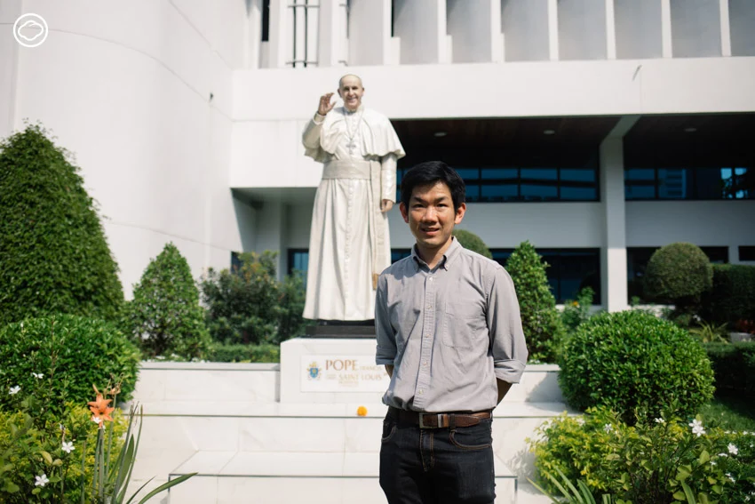 Pope Report ผู้นำเสนอข่าววงในของประมุขคาทอลิกเป็นภาษาไทยมาครึ่งชีวิต ผ่านยุคสมัยโป๊ป 3 พระองค์ เคยเซลฟี่กับโป๊ปฟรังซิส